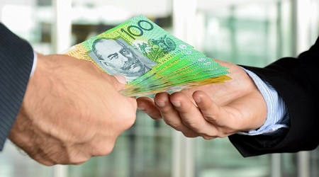 cash-100-bill-notes-Australia-businessmen-hand1